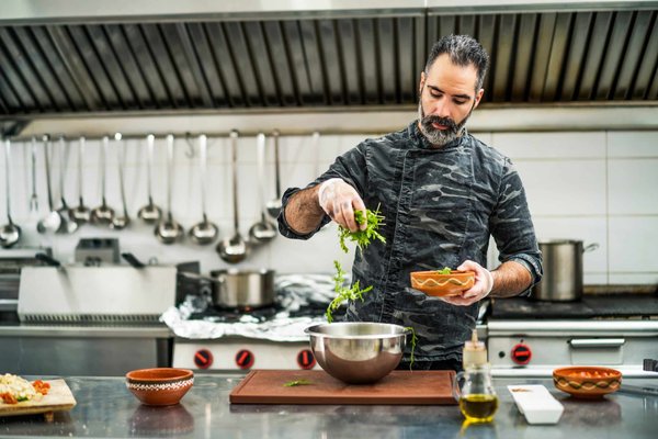 Application EEAT et les normes HACCP : en quoi sont-elles importantes dans l'industrie alimentaire ?