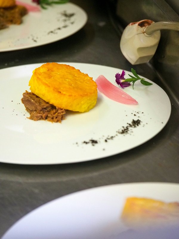 Découvrez l'art culinaire de maison lambert, traiteur à bordeaux